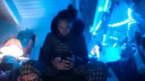 ambionce online show from April 4, 8:23 am