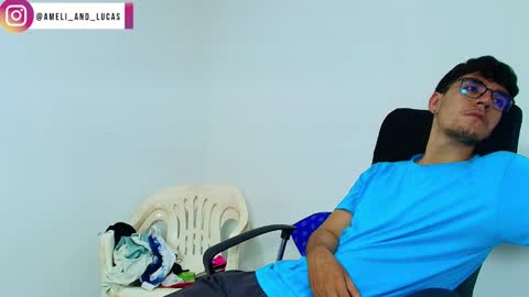 Snapshot of ameli_and_lucas chatting on December 6, 3:30 am Amelia Lucas online show from December 6, 3:30 am