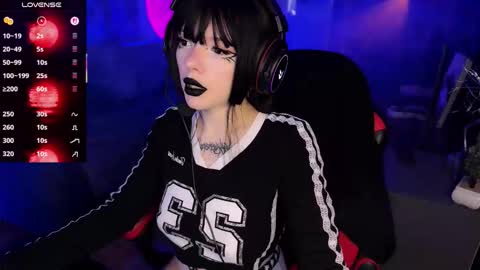 Amelia Aley  online show from October 23, 10:58 am