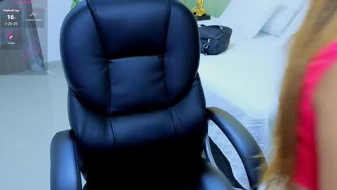 AMELIA online show from October 13, 7:14 pm