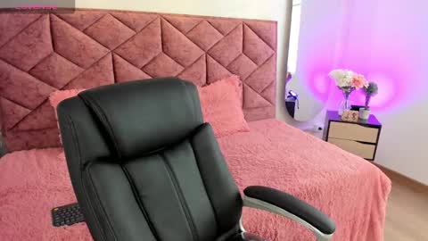 Snapshot of amelia_fry chatting on September 23, 8:01 pm amelia_fry online show from September 23, 8:01 pm