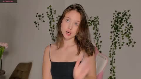 Snapshot of amelia_lein chatting on September 19, 11:49 pm Your Amelia online show from September 19, 11:49 pm