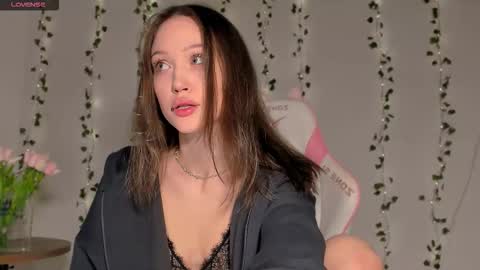 Your Amelia online show from December 4, 11:46 pm