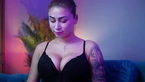 Snapshot of ameliajupiter chatting on November 10, 8:52 pm Amelia online show from November 10, 8:52 pm