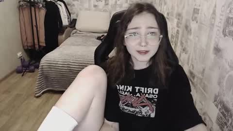 Snapshot of ameliakamishiro chatting on December 4, 3:21 pm Amelia online show from December 4, 3:21 pm