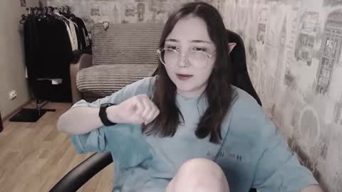 Snapshot of ameliakamishiro chatting on March 1, 10:53 pm Amelia online show from March 1, 10:53 pm