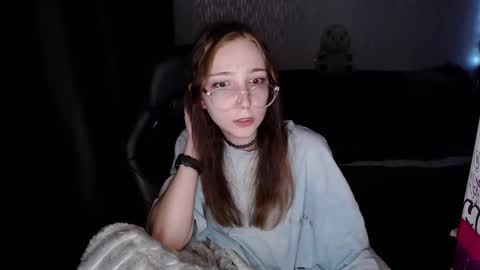 Snapshot of ameliakamishiro chatting on September 28, 8:36 pm Amelia online show from September 28, 8:36 pm