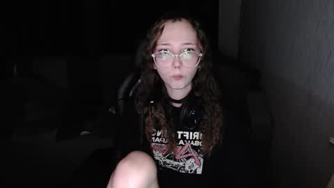 Snapshot of ameliakamishiro chatting on October 7, 8:17 pm Amelia online show from October 7, 8:17 pm