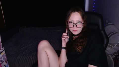 Snapshot of ameliakamishiro chatting on November 9, 9:07 am Amelia online show from November 9, 9:07 am