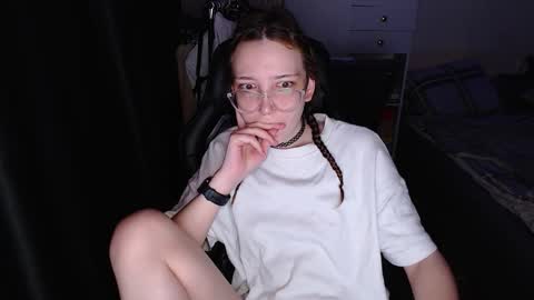 Snapshot of ameliakamishiro chatting on November 24, 2:22 am Amelia online show from November 24, 2:22 am