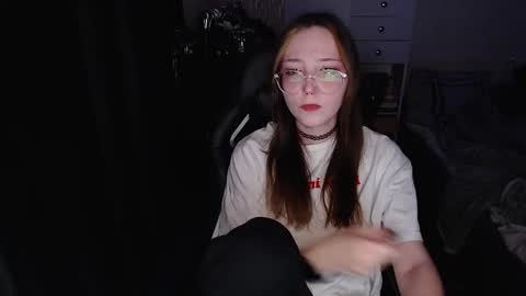 Snapshot of ameliakamishiro chatting on November 29, 9:34 am Amelia online show from November 29, 9:34 am