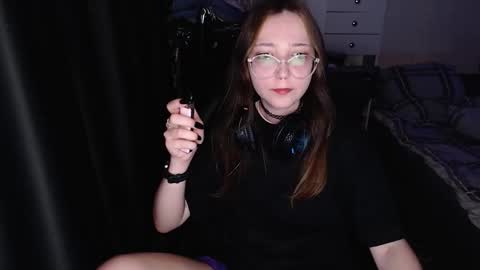 Snapshot of ameliakamishiro chatting on December 2, 12:27 am Amelia online show from December 2, 12:27 am