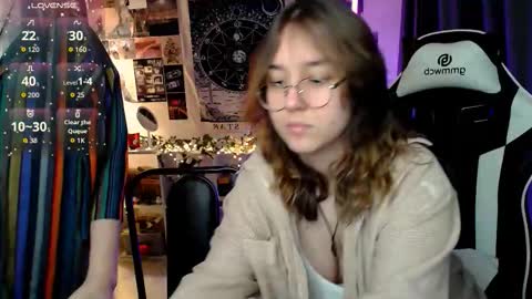 Snapshot of ameliameadd chatting on September 21, 7:43 am Amelia online show from September 21, 7:43 am