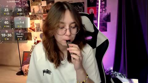 Snapshot of ameliameadd chatting on October 4, 8:01 am Amelia online show from October 4, 8:01 am