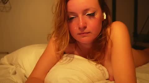 Amelia online show from January 23, 7:51 pm