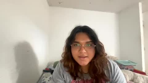 Amelia Vasquez online show from January 3, 9:26 pm