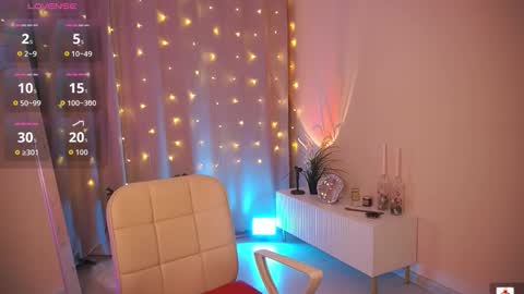  Amelia  online show from March 18, 4:04 am