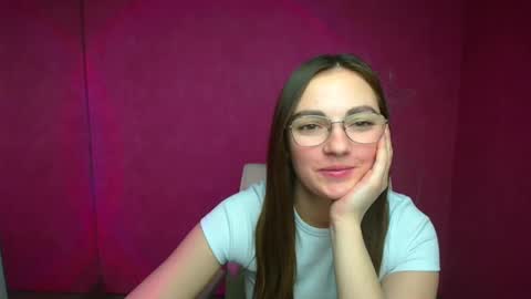 Snapshot of amelie_jackson_ chatting on December 5, 8:33 am Amelie online show from December 5, 8:33 am