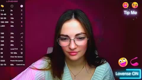 Snapshot of amelie_jackson_ chatting on December 11, 6:36 am Amelie online show from December 11, 6:36 am