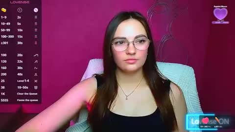 Snapshot of amelie_jackson_ chatting on December 12, 6:57 am Amelie online show from December 12, 6:57 am