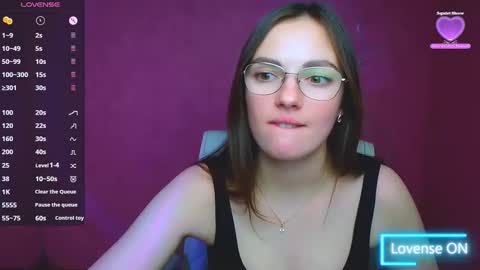 Snapshot of amelie_jackson_ chatting on December 16, 2:05 pm Amelie online show from December 16, 2:05 pm