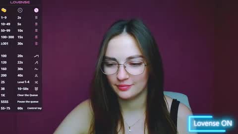 Snapshot of amelie_jackson_ chatting on December 25, 6:41 am Amelie online show from December 25, 6:41 am