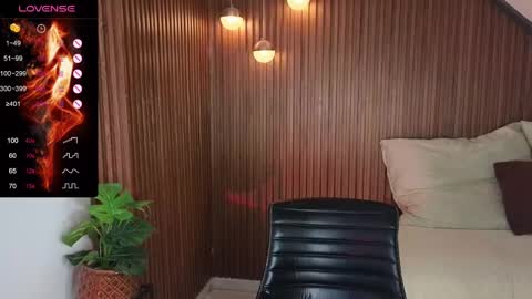 Snapshot of amelieaxie chatting on February 12, 7:02 am Isabella online show from February 12, 7:02 am