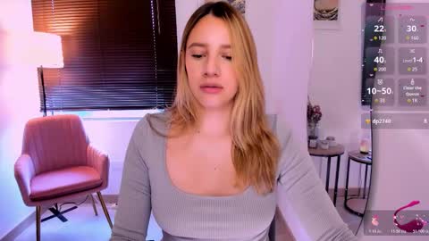 Amelie Graham online show from December 4, 2:37 pm