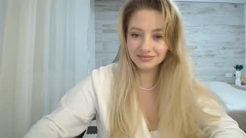 Amelie online show from January 16, 5:50 pm