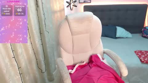 Snapshot of amelierose1 chatting on November 1, 4:42 pm Amelie online show from November 1, 4:42 pm