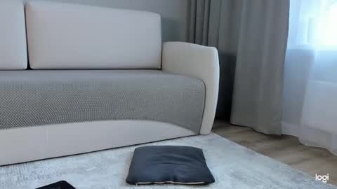 Snapshot of amelinalove chatting on September 13, 1:38 am Amelina Love online show from September 13, 1:38 am