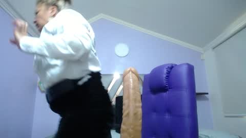 Amell Thomson online show from December 30, 2:30 pm