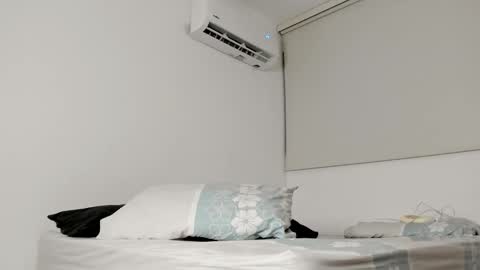 Snapshot of amellove chatting on February 19, 1:18 am Amelie gadotx ig online show from February 19, 1:18 am