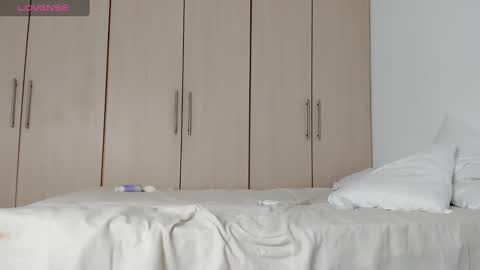 Snapshot of amellove chatting on February 25, 9:13 pm Amelie gadotx ig online show from February 25, 9:13 pm