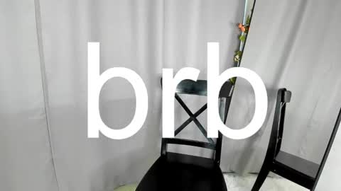 Snapshot of amely_lil chatting on February 8, 4:36 am Amely online show from February 8, 4:36 am