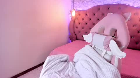 Snapshot of ametrix_ chatting on January 11, 9:57 pm online show from January 11, 9:57 pm