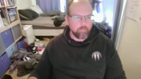 Snapshot of amf_1982 chatting on March 3, 12:26 am Andy online show from March 3, 12:26 am