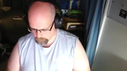 Snapshot of amf_1982 chatting on November 1, 11:23 am Andy online show from November 1, 11:23 am