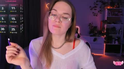 Snapshot of ami_amour_ chatting on December 11, 6:31 pm Hi-hi I am Kate welcome to my sexy room online show from December 11, 6:31 pm