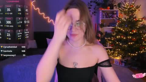 Snapshot of ami_amour_ chatting on December 29, 8:04 pm Hi-hi I am Kate welcome to my sexy room online show from December 29, 8:04 pm