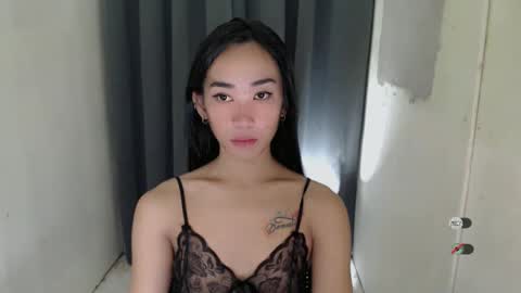 Snapshot of ami_lewis chatting on December 4, 3:26 am JOANNA online show from December 4, 3:26 am