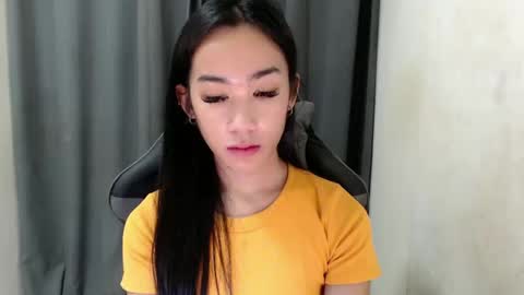 Snapshot of ami_lewis chatting on January 15, 4:57 am JOANNA online show from January 15, 4:57 am