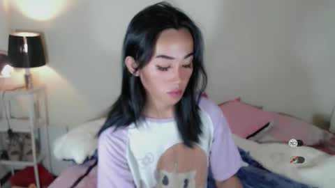 Snapshot of ami_lewis chatting on October 2, 3:35 am JOANNA online show from October 2, 3:35 am