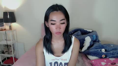 Snapshot of ami_lewis chatting on October 13, 1:05 am JOANNA online show from October 13, 1:05 am