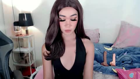 Snapshot of ami_lewis chatting on October 21, 4:51 pm JOANNA online show from October 21, 4:51 pm