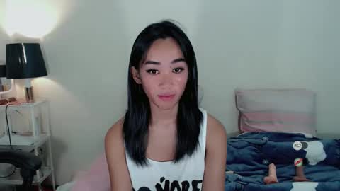 Snapshot of ami_lewis chatting on October 23, 3:11 pm JOANNA online show from October 23, 3:11 pm