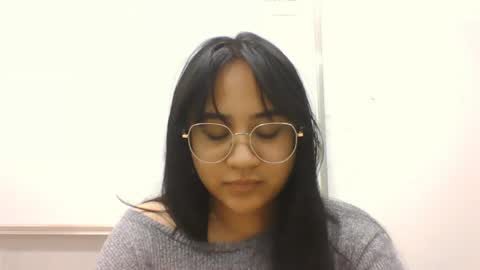 amienowland online show from April 30, 11:16 am