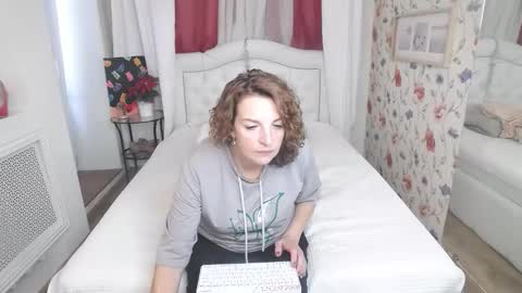 Snapshot of amihotgranny chatting on September 9, 12:48 pm Ami online show from September 9, 12:48 pm