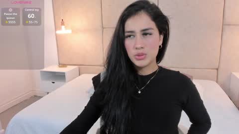 Snapshot of amiirra_ chatting on December 28, 8:15 pm Amira sweet online show from December 28, 8:15 pm