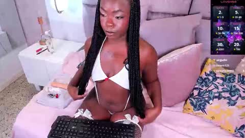 Snapshot of amina_westt chatting on October 12, 3:44 pm Amina online show from October 12, 3:44 pm